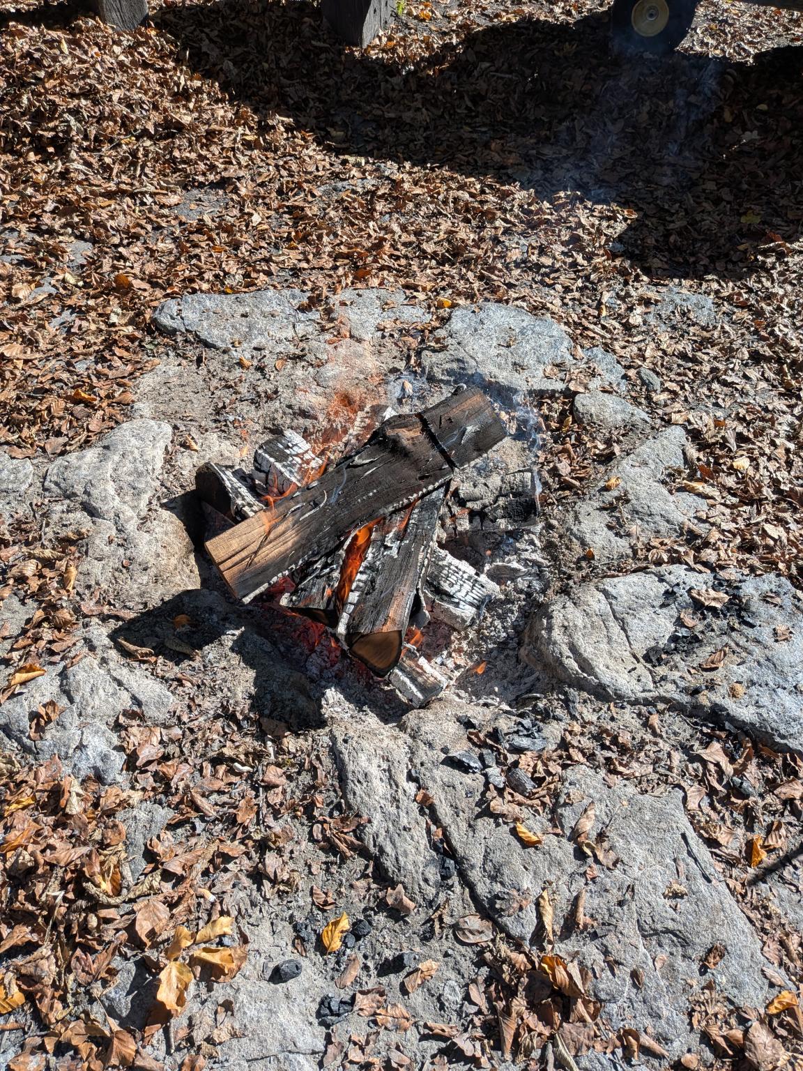 Das Feuer brennt